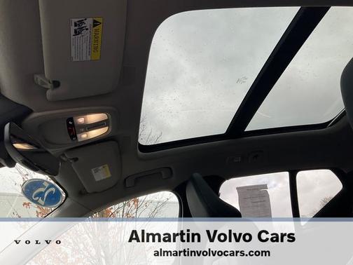 2025 Volvo XC40 B5 Plus Bright Theme