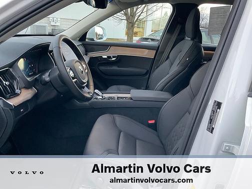 2025 Volvo XC90 Plus