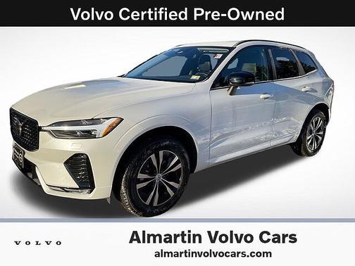 Crystal White 2025 Volvo XC60 Core