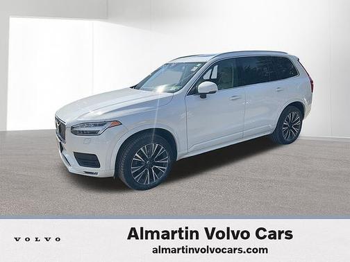 Ice White 2022 Volvo XC90 T6 AWD Momentum 7 Seater