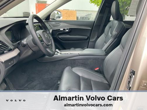 2023 Volvo XC90 Recharge Plug-In Hybrid Ultimate 6-Seater
