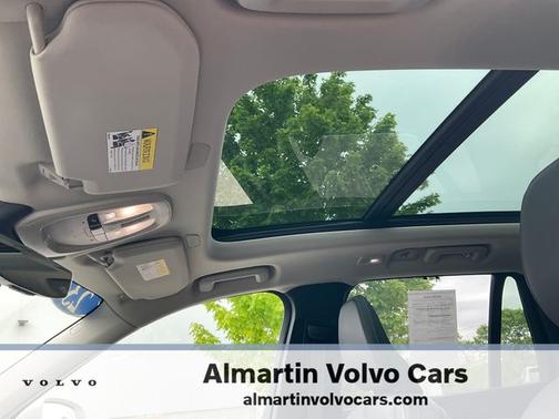 2023 Volvo XC90 Recharge Plug-In Hybrid Ultimate 6-Seater