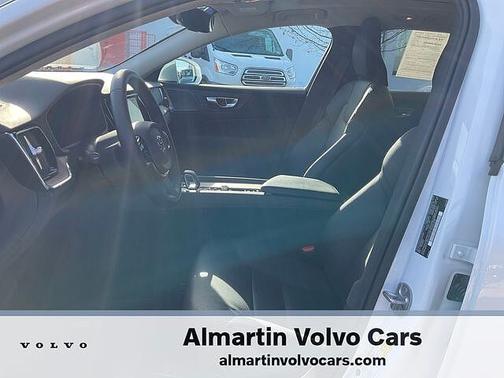 2025 Volvo V60 Cross Country Plus