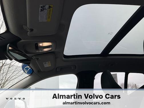 2025 Volvo XC40 Plus