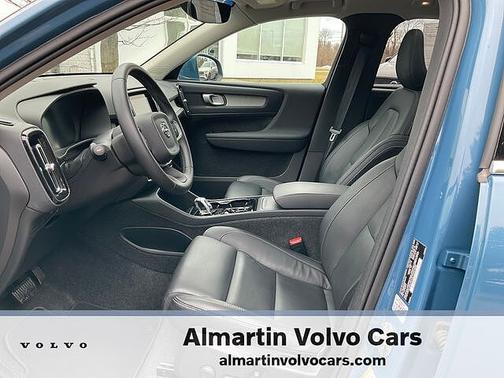 2025 Volvo XC40 Plus