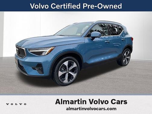 2025 Volvo XC40 Plus