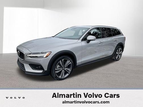 2025 Volvo V60 Cross Country Plus