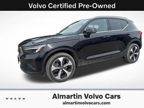 Onyx Black 2025 Volvo XC40 Plus