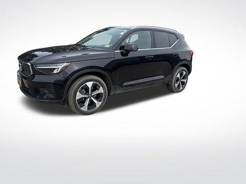 Onyx Black 2025 Volvo XC40 Plus