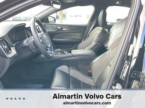 2022 Volvo S60 Recharge Plug-In Hybrid R-Design