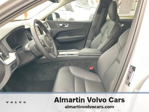 2025 Volvo XC60 B5 Plus