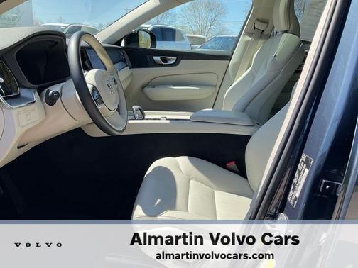 2024 Volvo XC60 B5 Core Dark