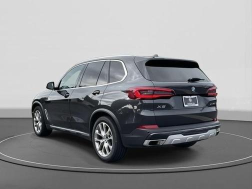 Dark Graphite Metallic 2022 BMW X5 xDrive40i
