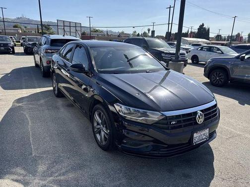 Deep Black Pearl Effect 2020 Volkswagen Jetta 1.4T R-Line