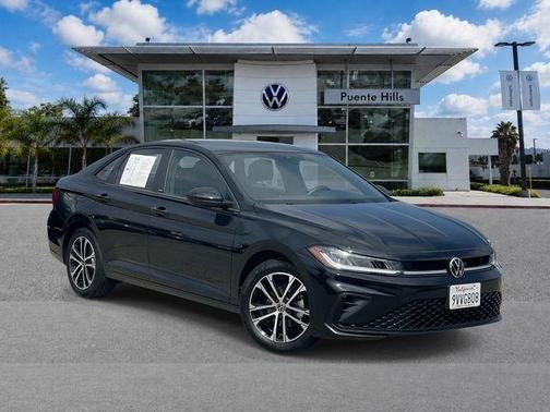 Deep Black Pearl Effect 2026 Volkswagen Jetta 1.5T Sport