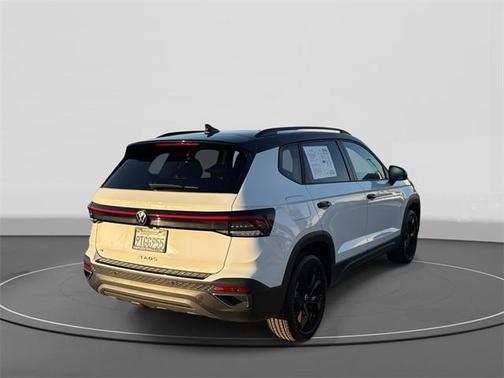 2025 Volkswagen Taos 1.5T SE Black