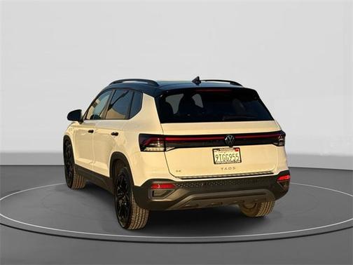 2025 Volkswagen Taos 1.5T SE Black