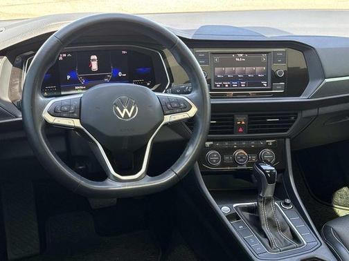 Platinum Gray Metallic 2023 Volkswagen Jetta 1.5T SE