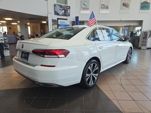 2022 Volkswagen Passat 2.0T SE