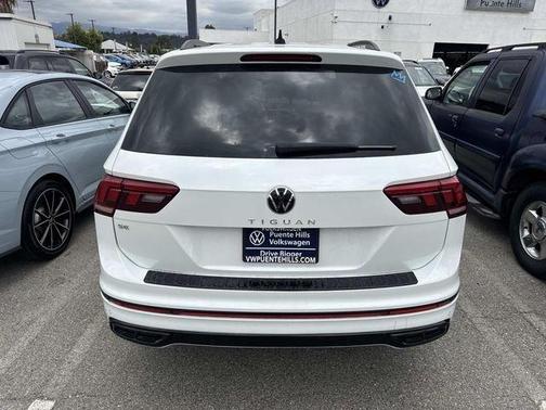 Opal White Pearl Effect 2023 Volkswagen Tiguan 2.0T SE R-Line Black