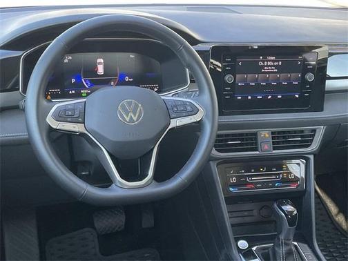 2025 Volkswagen Taos 1.5T SE Black