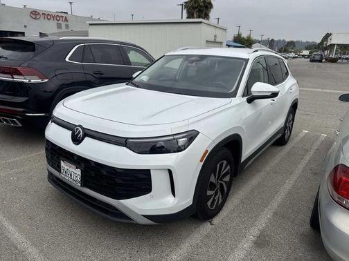 Pure White 2026 Volkswagen Tiguan 2.0T S