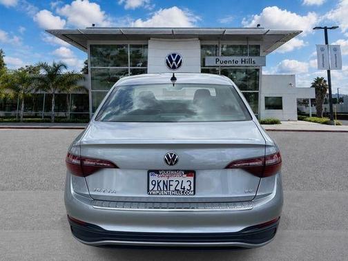 Pyrite Silver Metallic 2023 Volkswagen Jetta 1.5T SE