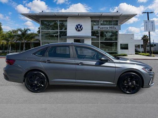 Platinum Gray 2026 Volkswagen Jetta 1.5T SE