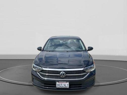 Deep Black Pearl Effect 2024 Volkswagen Jetta 1.5T SE