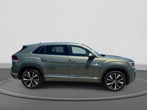 Green 2026 Volkswagen Atlas Cross Sport 2.0T SEL Premium R-Line