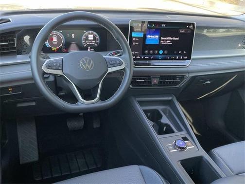 2025 Volkswagen Tiguan 2.0T SE