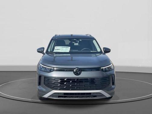 Platinum Gray Metallic 2026 Volkswagen Tiguan 2.0T SE