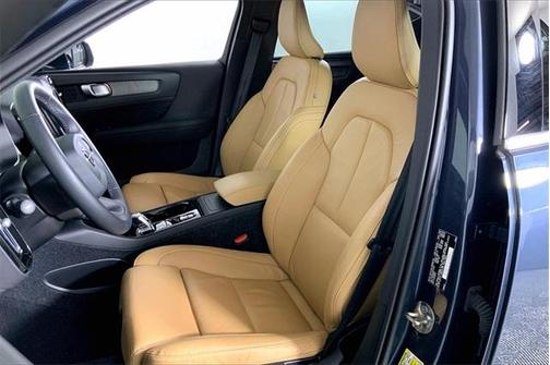2022 Volvo XC40 T4 Inscription