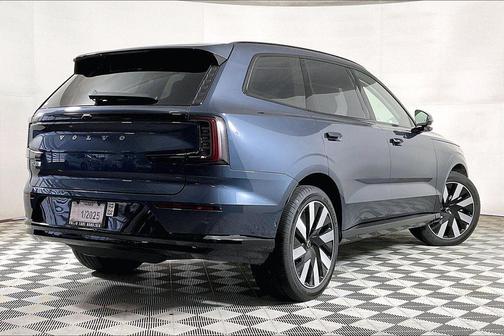 Denim Blue 2025 Volvo EX90 Twin Motor Performance Ultra