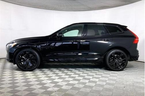 2022 Volvo XC60 B5 Momentum