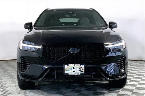 2022 Volvo XC60 B5 Momentum