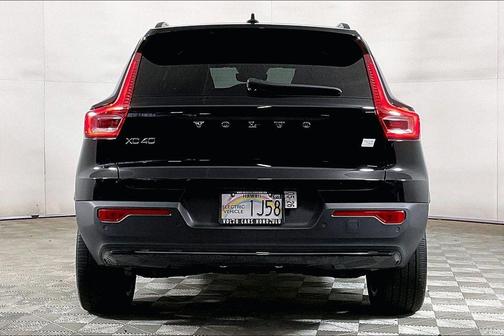 Onyx Black Metallic 2023 Volvo XC40 Recharge Pure Electric Twin Plus