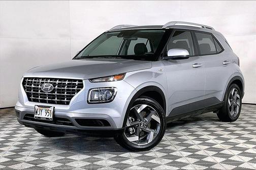 Stellar Silver 2022 Hyundai VENUE SEL