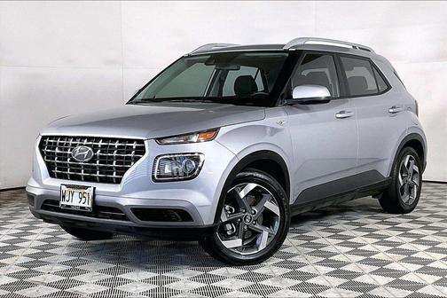 Stellar Silver 2022 Hyundai VENUE SEL