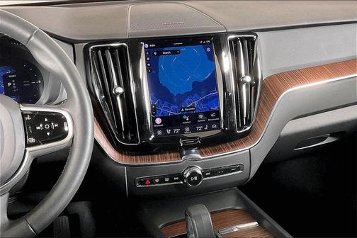 2023 Volvo XC60 Recharge Plug-In Hybrid T8 Plus Bright Theme