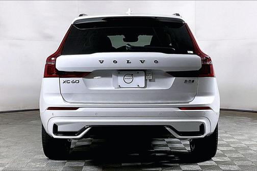 Crystal White 2026 Volvo XC60 B5 Plus