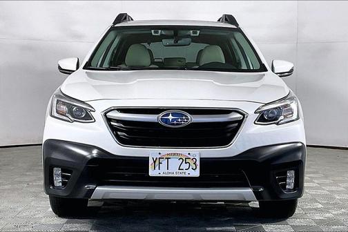 Crystal White Pearl 2022 Subaru Outback Limited
