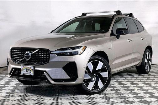 2024 Volvo XC60 Recharge Plug-In Hybrid T8 Plus Dark Theme