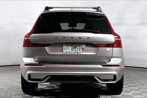 2024 Volvo XC60 Recharge Plug-In Hybrid T8 Plus Dark Theme