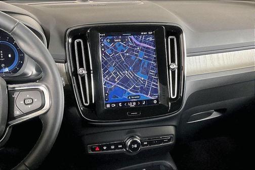 Onyx Black Metallic 2023 Volvo XC40 B5 Ultimate Dark Theme