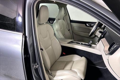 2021 Volvo XC60 T5 Inscription