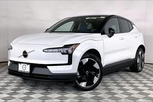 Crystal White 2026 Volvo EX30 Twin Motor Plus