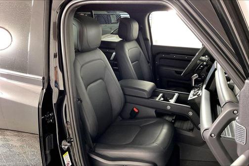 2024 Land Rover Defender P525 V8
