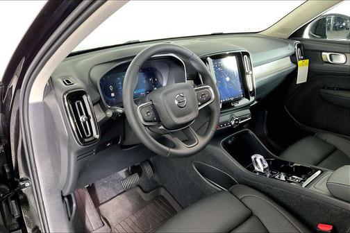 Onyx Black Metallic 2025 Volvo XC40 B5 Plus Bright Theme