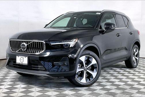 Onyx Black Metallic 2025 Volvo XC40 B5 Plus Bright Theme